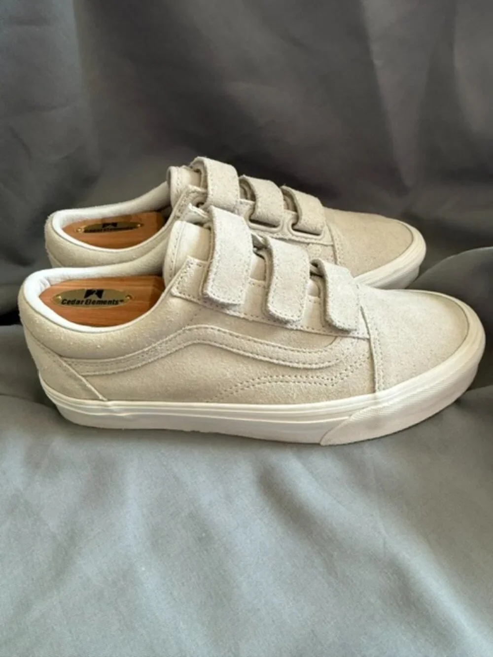 Vans Old Skool V Suede Sneakers Cream Velcro Triple Strap (Size 8)